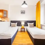 Apartment Nowy Swiat Quiet Warschau