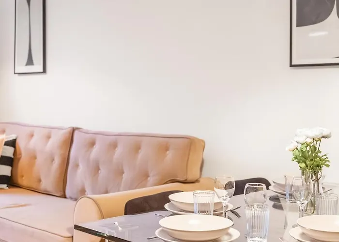 아파트 Nowy Swiat Quiet 바르샤바